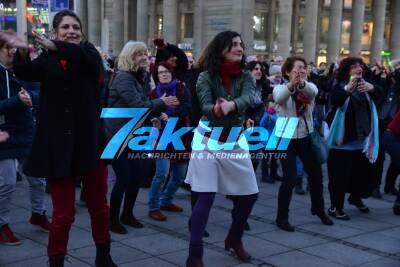 One Billion Rising Stuttgart - Kampagne in Stuttgart gegen Verachtung von  Frauen