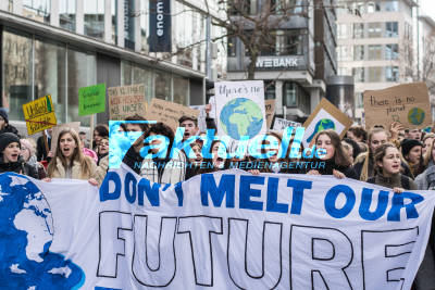 Fridays for Future: Schülerstreiks für den Klimaschutz in Stuttgart - Theodor-Heuss-Straße gesperrt