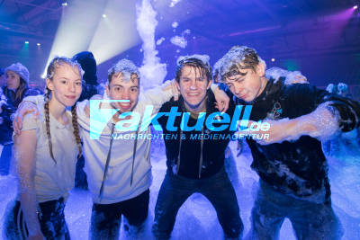 Saisonende Auf Der Waldau Schaumparty Bei Eisdisco In Der Eiswelt