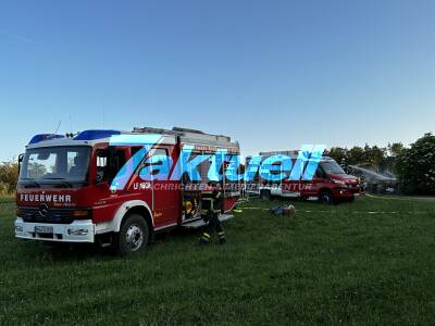 Feldscheune in Vollbrand - Scheune komplett abgebrannt - 3 Feuerwehren im Löscheinsatz