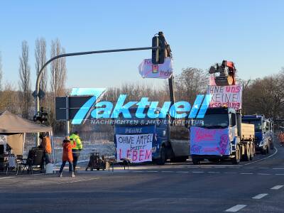 Bundesweiter Bauernprotest: Bauern blockieren in Landkreis Oberhavel alle Kreisverkehre und Autobahnzufahrten