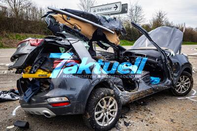 Erneut dramatischer Unfall an der Kaufland-Kreuzung: Zwei Tote, Ford kracht mit voller Wucht seitlich in Kia - die Kia-Insassen kommen ums Leben, zwei Leichtverletzte im Ford