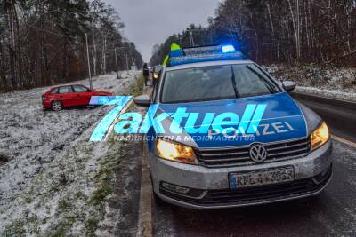 RLP: PKW überschlägt sich aufgrund Schneeglätte - Zeugen wollten helfen und verunfallen ebenfalls, 3 Verletzte bei Berg-Hagenbach