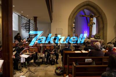 Staatssekretärin Friedlinde Gurr-Hirsch und Landesbischof D. Frank O. July zu Besuch bei der Wiedereinweihung der Jakobus-Stadtkirche Brackenheim