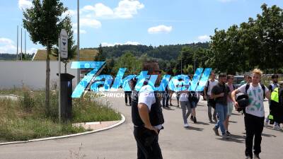 Amokalarm an Esslinger Schule - Verdächtiger flüchtig