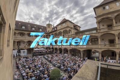 Feierliche Eröffnung des 41. Stuttgarter Weindorfs im Innenhof Altes Schloss