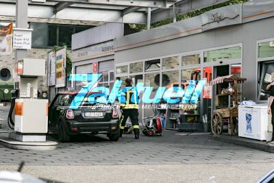 Kabelbrand in einem Backofen löst Großeinsatz der Feuerwehr bei der SB-Tankstelle aus