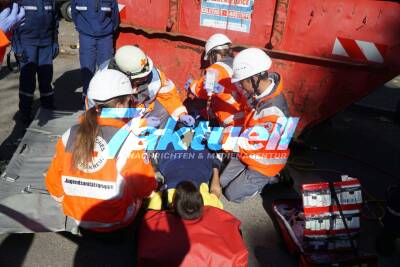 50 Jahre Jugendfeuerwehr Süßen mit verschiedenen Übungen der Jugendorganisationen von DRK und Feuerwehr