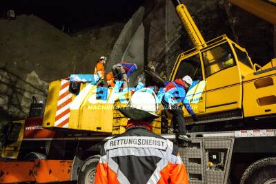 ÜBUNG Bergwacht und Höhenrettung proben an S21 Großbaustelle den Ernstfall, Rettung aus der Höhe