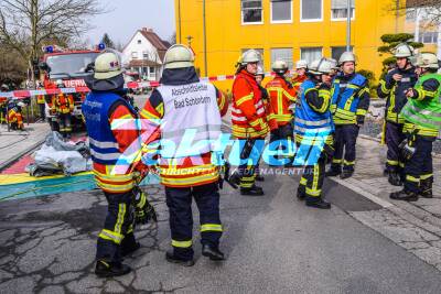 Chlorgasaustritt in Klinik: 39 Verletzte und Großeinsatz der Feuerwehr und des Rettungsdienstes