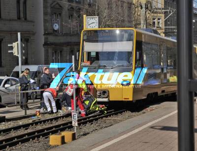 Fußgänger von Stadtbahn erfasst - Polizei sucht Zeugen