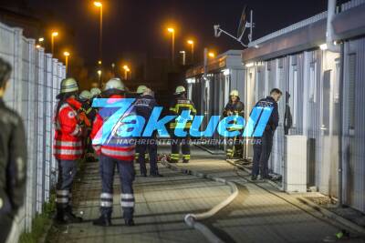 Brand in Küche in Flüchtlingsunterkunft sorgt für Großeinsatz der Feuerwehr