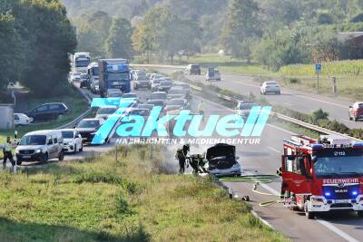 Mercedes in Vollbrand nach technischem Defekt – B29 zeitweise voll gesperrt